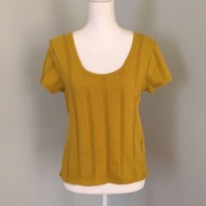 Madewell short sleeved mustard colored tee